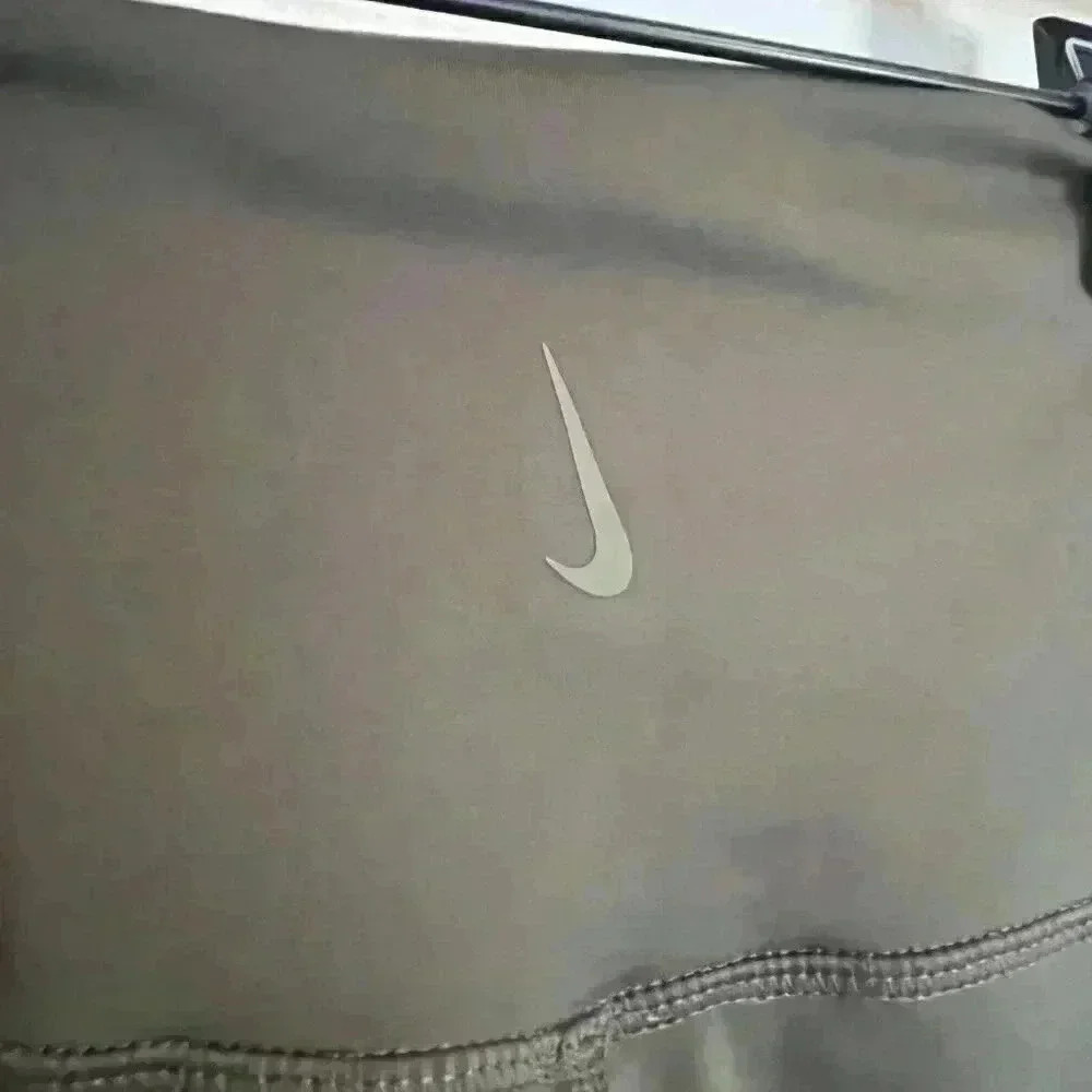 Nike Dri-FIT High Rise Leggings - Picture 5 of 9